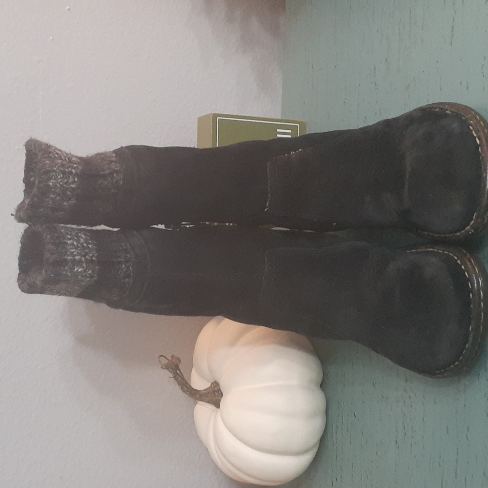 GIRLS UGG BOOTS SZ 3